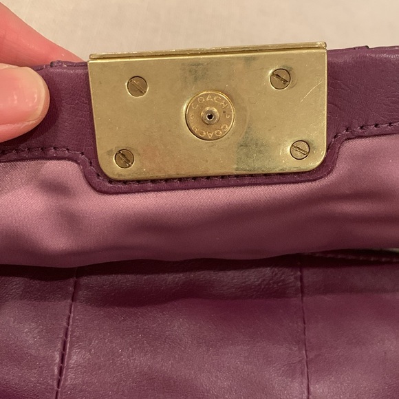 New Coach Large Leather Wristlet - Picture 8 of 8